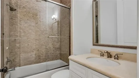 16763 NW 77th Path Miami Lakes FL 33016