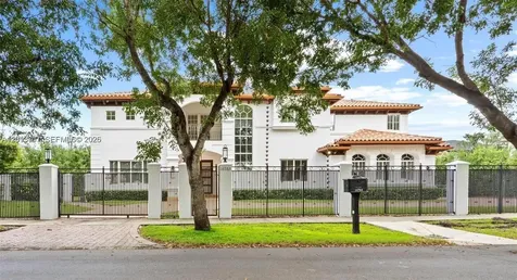 16763 NW 77th Path Miami Lakes FL 33016
