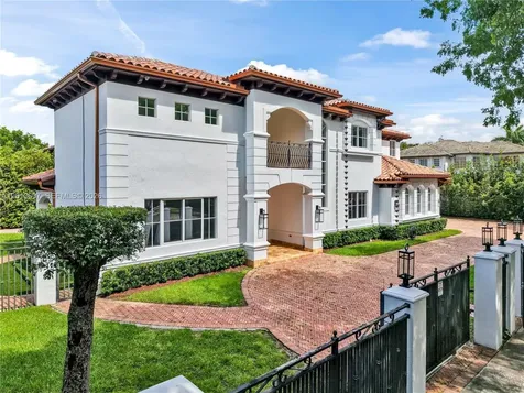 16763 NW 77th Path Miami Lakes FL 33016