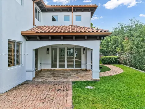 16763 NW 77th Path Miami Lakes FL 33016
