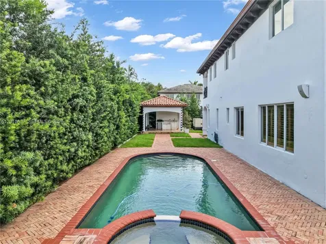 16763 NW 77th Path Miami Lakes FL 33016
