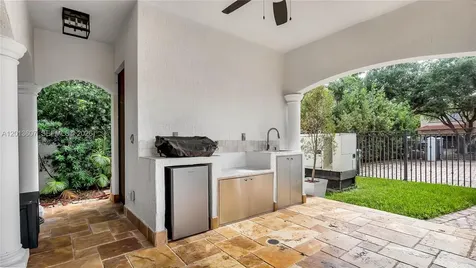 16763 NW 77th Path Miami Lakes FL 33016