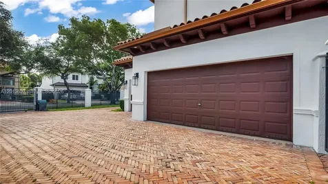 16763 NW 77th Path Miami Lakes FL 33016