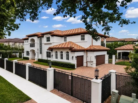 16763 NW 77th Path Miami Lakes FL 33016