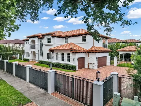 16763 NW 77th Path Miami Lakes FL 33016