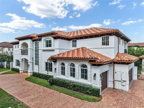 16763 NW 77th Path Miami Lakes FL 33016