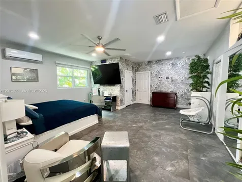 101 SW 58th Avenue Plantation FL 33317