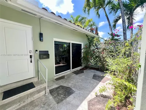 101 SW 58th Avenue Plantation FL 33317