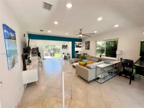 101 SW 58th Avenue Plantation FL 33317