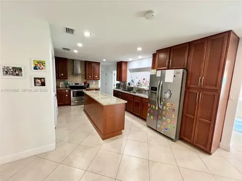 101 SW 58th Avenue Plantation FL 33317