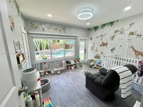 101 SW 58th Avenue Plantation FL 33317