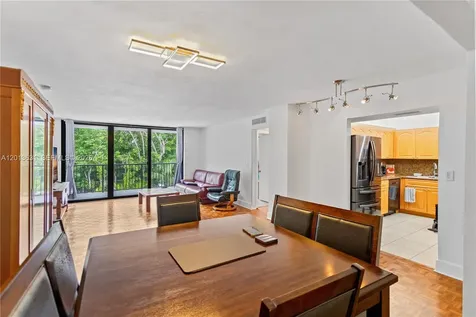 101 Ocean Lane Drive Key Biscayne FL 33149