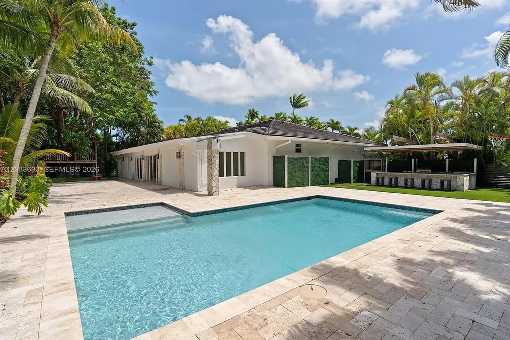 8745 SW 182nd Terrace Palmetto Bay FL 33157