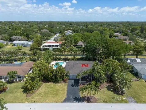 8745 SW 182nd Terrace Palmetto Bay FL 33157