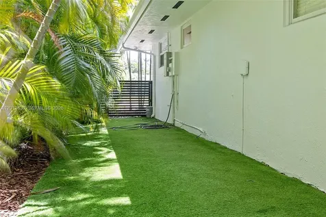 8745 SW 182nd Terrace Palmetto Bay FL 33157