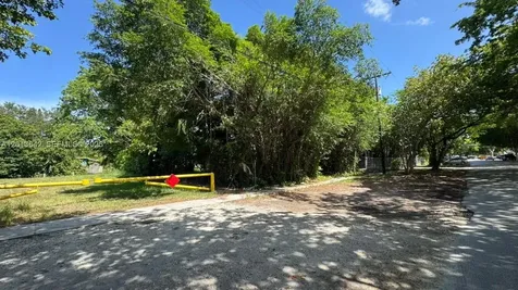 0 NE 125 North Miami FL 33161