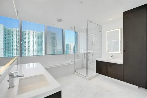 851 NE 1st Avenue Miami FL 33132