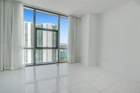 851 NE 1st Avenue Miami FL 33132