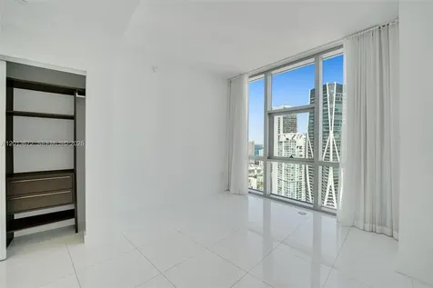 851 NE 1st Avenue Miami FL 33132