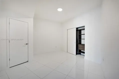 851 NE 1st Avenue Miami FL 33132