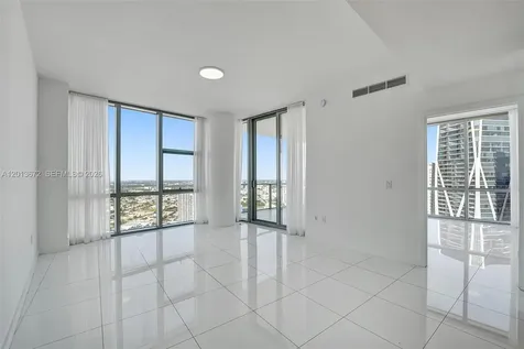 851 NE 1st Avenue Miami FL 33132