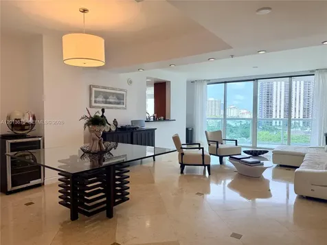 19400 Turnberry Way Aventura FL 33180