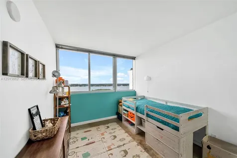 7929 West Drive North Bay Village FL 33141