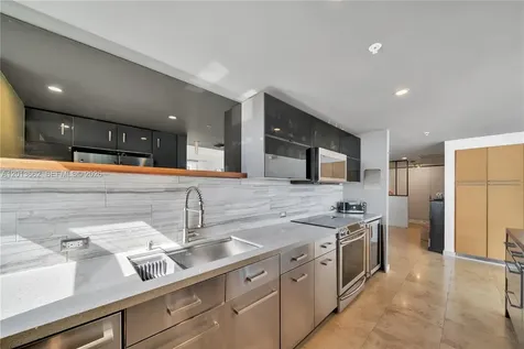 7929 West Drive North Bay Village FL 33141