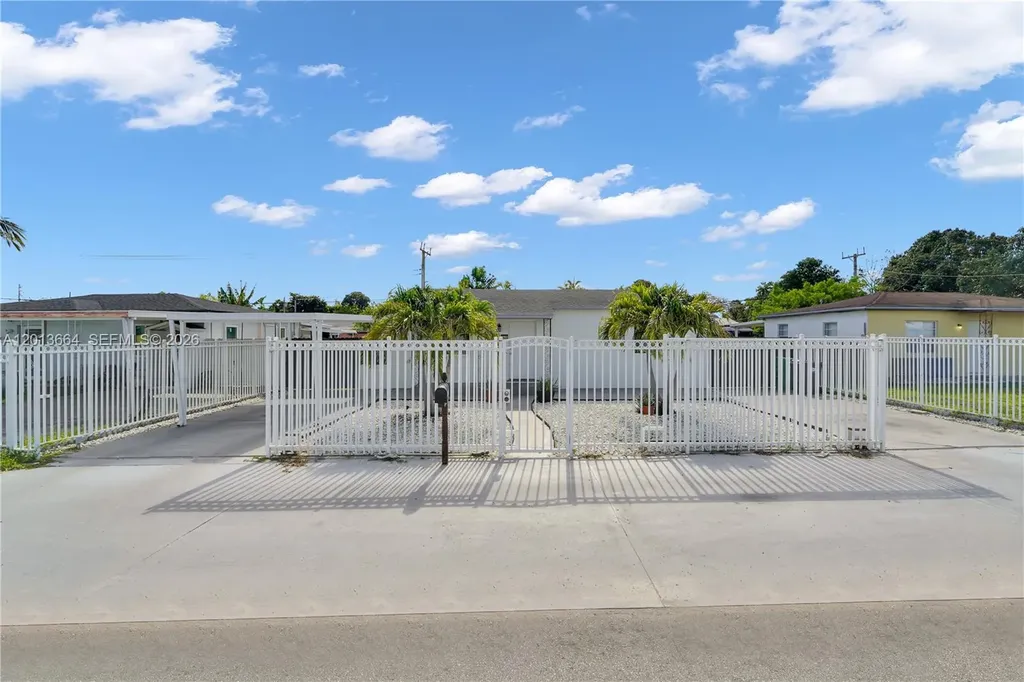 9425 NW 36th Avenue Miami FL 33147