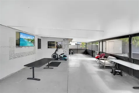 9425 NW 36th Avenue Miami FL 33147
