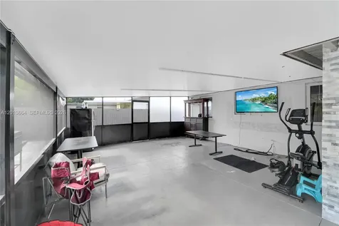 9425 NW 36th Avenue Miami FL 33147