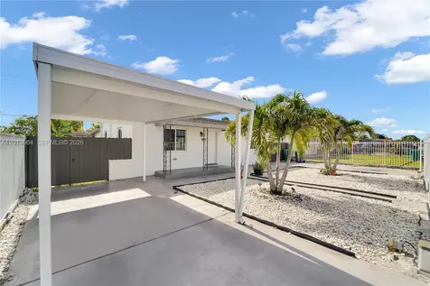 9425 NW 36th Avenue Miami FL 33147