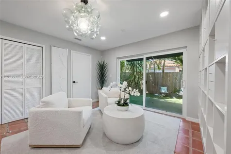 3274 Gifford Lane Miami FL 33133