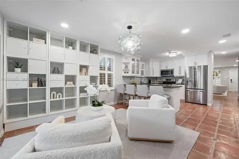 3274 Gifford Lane Miami FL 33133