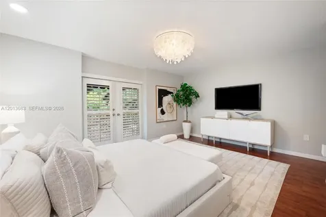 3274 Gifford Lane Miami FL 33133