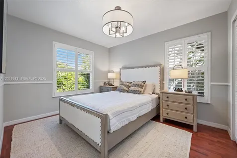 3274 Gifford Lane Miami FL 33133