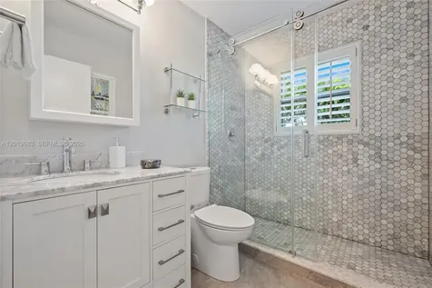 3274 Gifford Lane Miami FL 33133