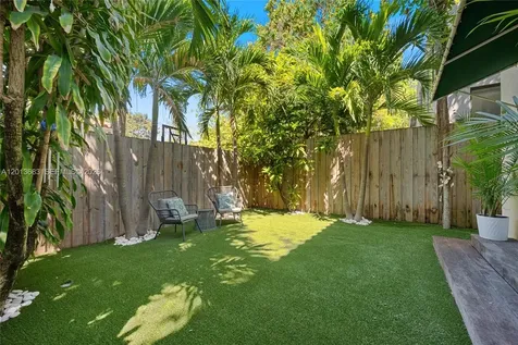 3274 Gifford Lane Miami FL 33133
