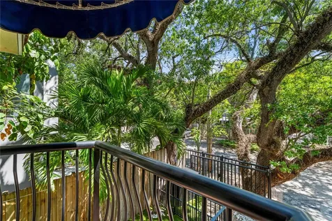 3274 Gifford Lane Miami FL 33133