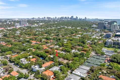 3274 Gifford Lane Miami FL 33133