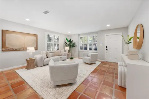 3274 Gifford Lane Miami FL 33133