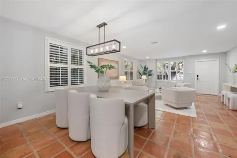 3274 Gifford Lane Miami FL 33133