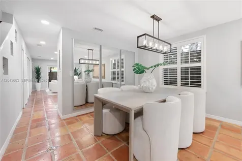 3274 Gifford Lane Miami FL 33133