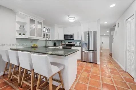 3274 Gifford Lane Miami FL 33133