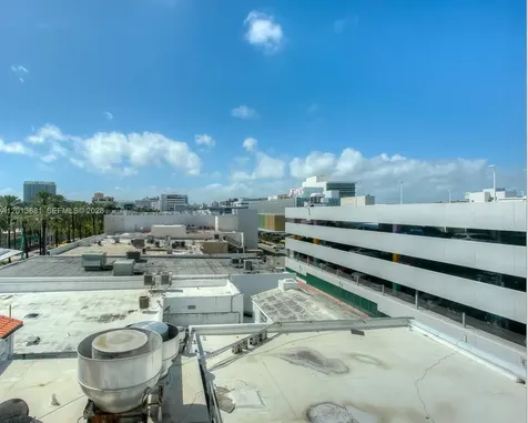 605 Lincoln Road Miami Beach FL 33139