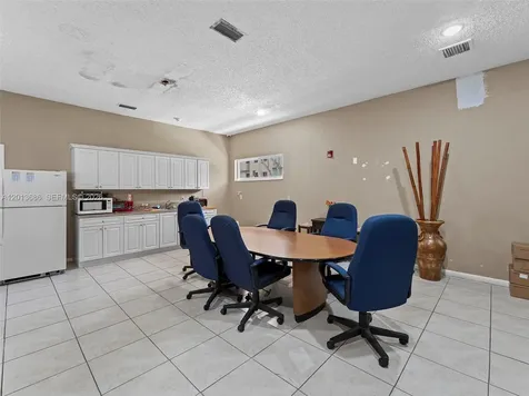 6950 Miami Gardens Drive Hialeah FL 33015