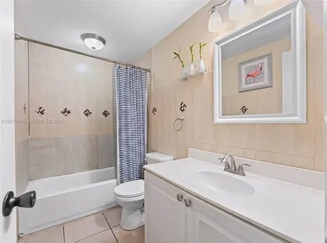 6950 Miami Gardens Drive Hialeah FL 33015