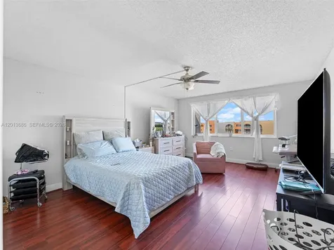 6950 Miami Gardens Drive Hialeah FL 33015