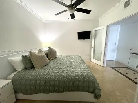 Hallandale Beach FL 33009