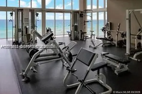 Hallandale Beach FL 33009